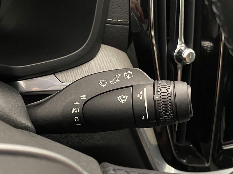Volvo V60 CC B5 AWD BRIGHT PLUS AUT  - fotka 23 z 45