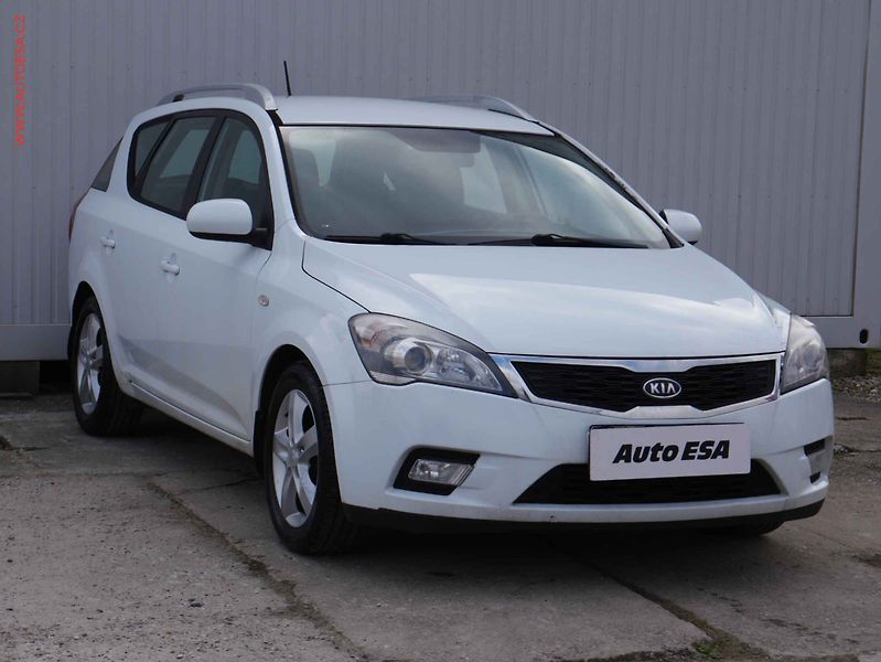 Kia Ceed (2012) 1.6i, servis.kniha, AC - fotografie inzerátu