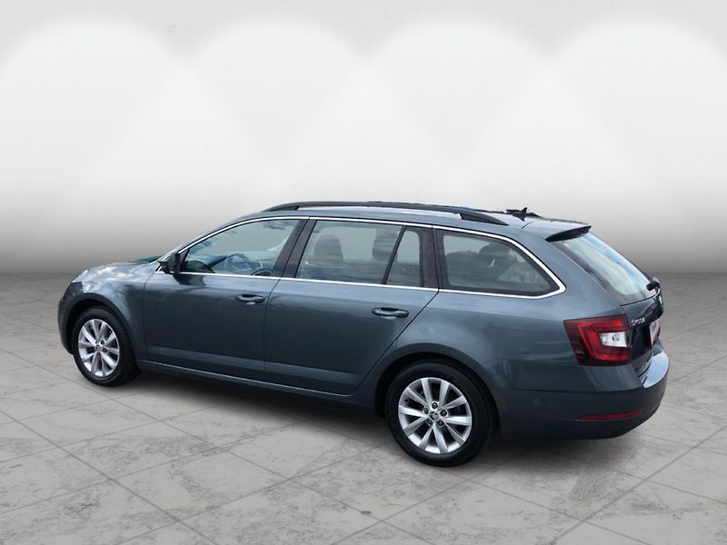 Škoda Octavia COMBI 1.6 TDi STYLE - fotka 7 z 30