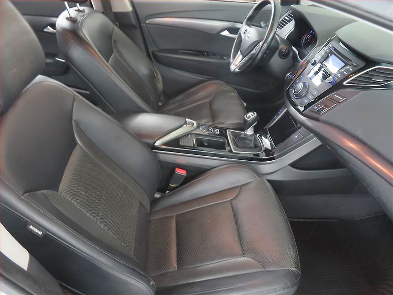 Hyundai i40 (2012) Premium 1.7 CRDi, ČR,1.maj - fotka 9 z 19