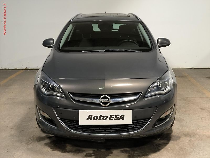 Opel Astra (2016) 1.6 CDTi, Sport, bixen, navi - fotka 2 z 17