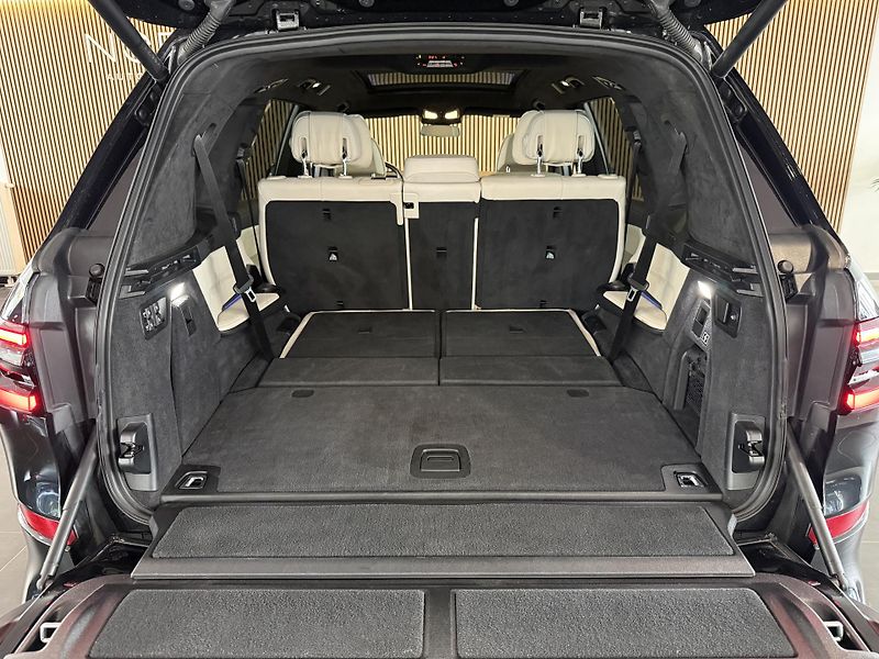 BMW X7 40d M Tažné Masáž Pano Záruka - fotka 17 z 48