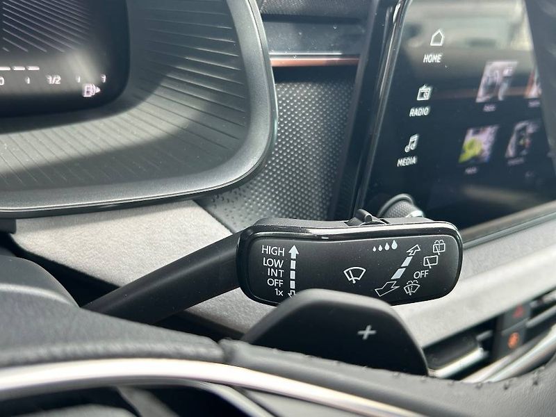 Škoda Scala Top Selection 7DSG 1,0TSI - fotka 14 z 24