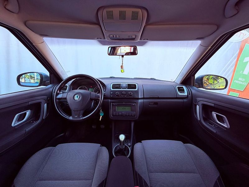 Škoda Fabia 1.6 16V Elegance, ČR, 1.Maj - fotka 15 z 23