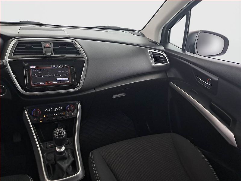 Suzuki SX4 S-Cross (2017) 1.4 BoosterJet, 4X4 - fotka 8 z 16