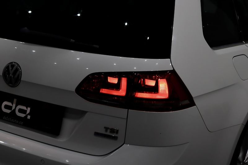 Volkswagen Golf 7 Variant 1.4 TSI 103 kW - fotka 8 z 39