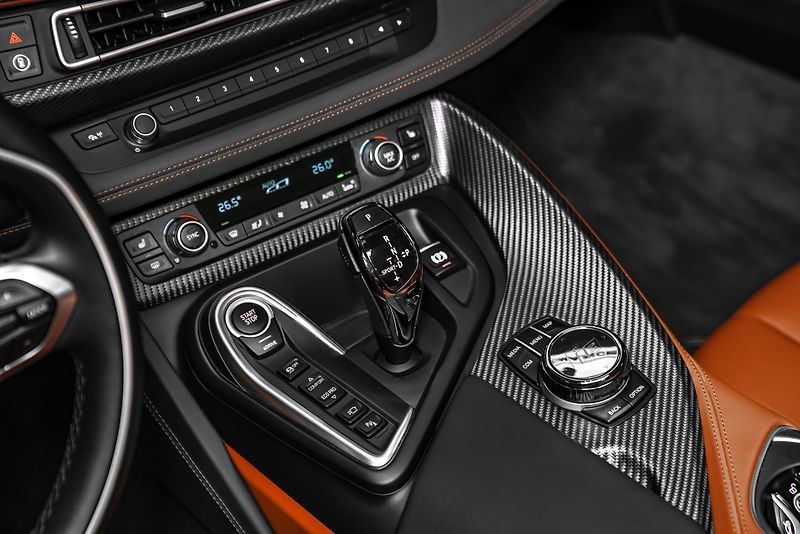 BMW i8 ROADSTER LASER/H&K/HUD/KARBON - fotka 19 z 25