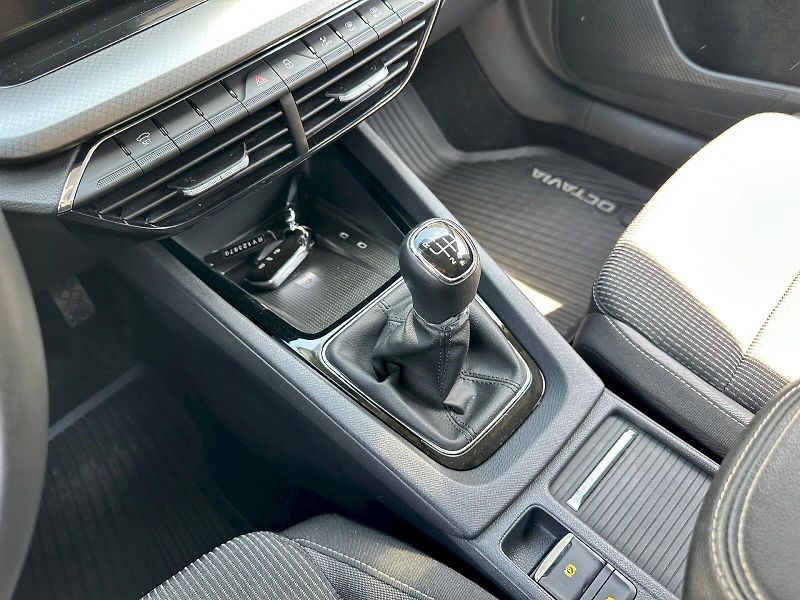 Škoda Octavia (2024) 2.0 TDI 85kW Ambition Combi - fotka 18 z 23