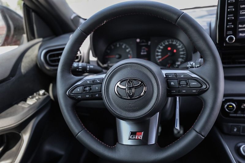 Toyota GR Yaris 1.6. 260k Dynamic + Sport - fotka 20 z 27