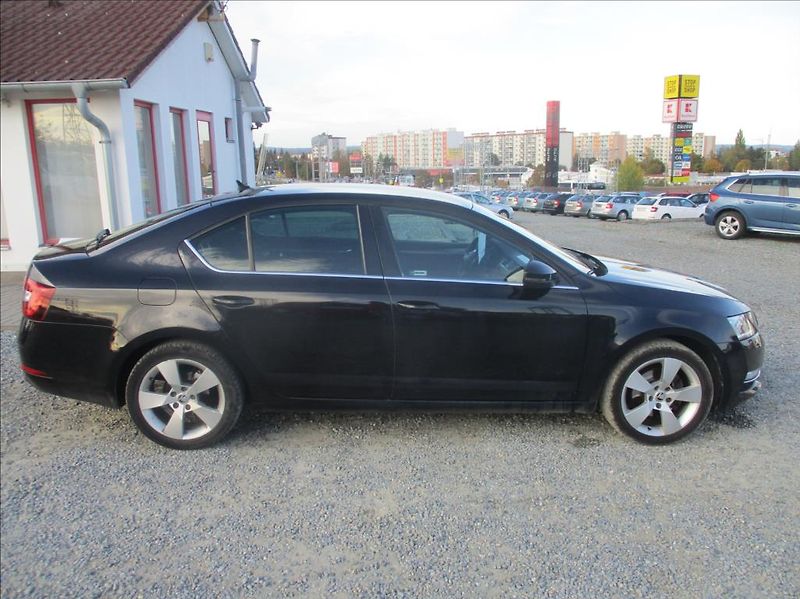 Škoda Octavia 2,0 TDI, Style,DSG,navi,DPH,CZ - fotka 4 z 29