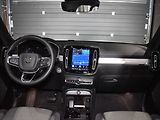 Volvo XC40 2,0 B3 PLUS Dark Bezklíč - náhled 13