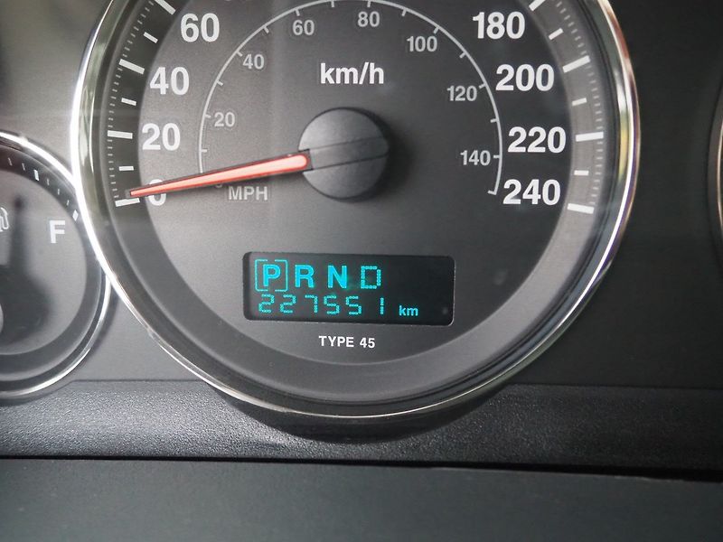 Jeep Grand Cherokee (2005) 4.7 Laredo, LPG - fotka 25 z 32