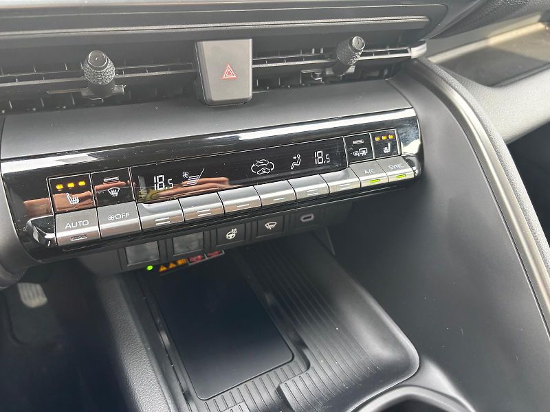 Toyota C-HR 2,0 HEV e-CVT Style - fotka 20 z 27