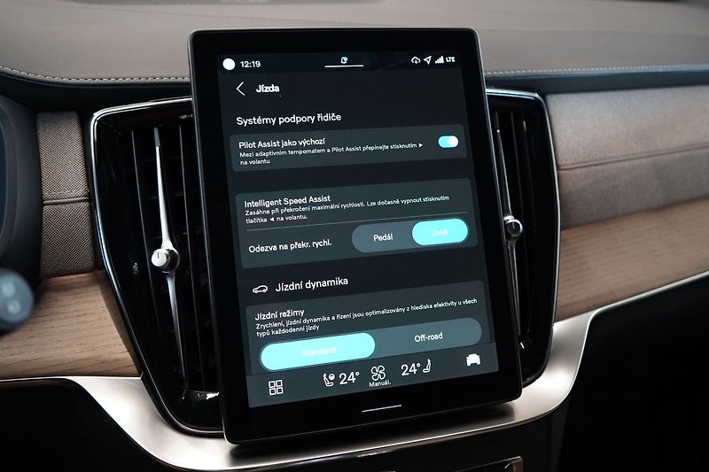 Volvo XC90 B5 AWD PLUS Dark, Vzduch, 360° - fotka 31 z 47
