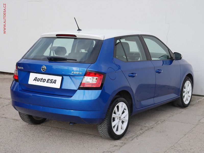 Škoda Fabia (2015) 1.2 TSi, Ambition, výhřev sed - fotka 6 z 16