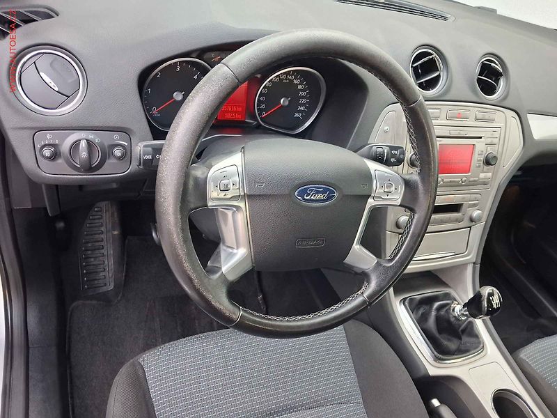 Ford Mondeo (2007) 2.0 TDCi, Aut.klima - fotka 12 z 16