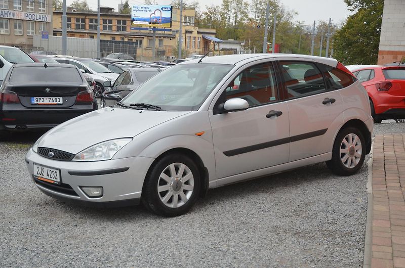Ford Focus (2004) 1.6i Zetec 74kW / ČR / 115tkm - fotka 3 z 28