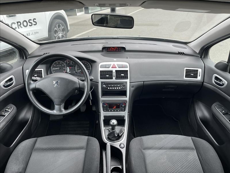Peugeot 307 1,4 i 16v - fotka 10 z 18