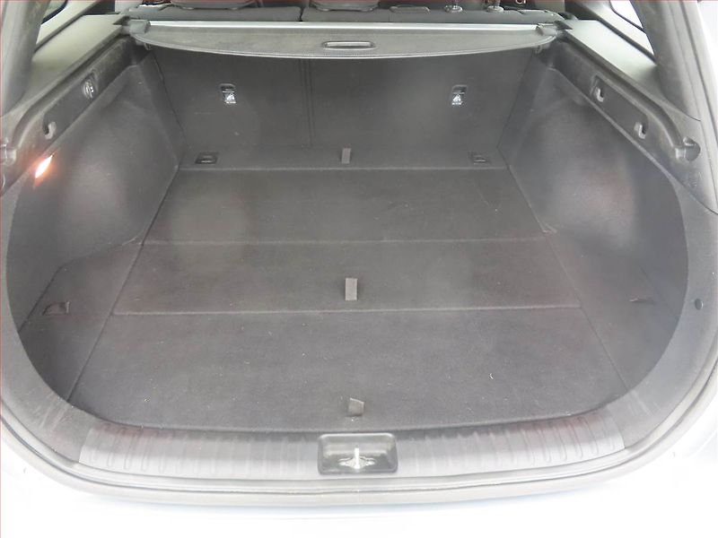 Kia Ceed (2024) 1.5 T-GDI - fotka 14 z 18