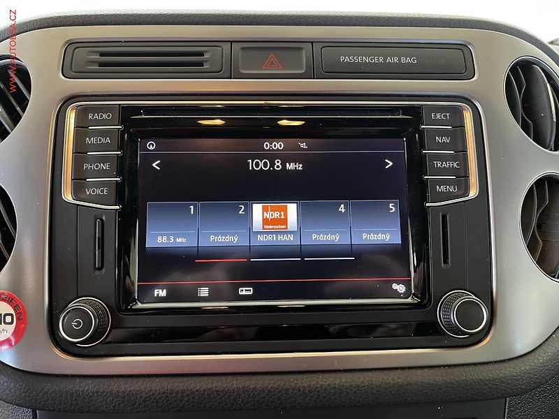 Volkswagen Tiguan (2016) 2.0 TDi, Lounge, bixen, navi - fotka 13 z 21