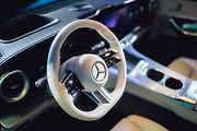 Mercedes-Benz letos odstartoval novou éru jako globální partner ženského tenisu (WTA). Své ambice v tomto sportu nyní potvrzuje i v České republice, kde v rámci ostravského turnaje představuje dvě klíčové novinky: novou generaci modelů GLB a GLC.