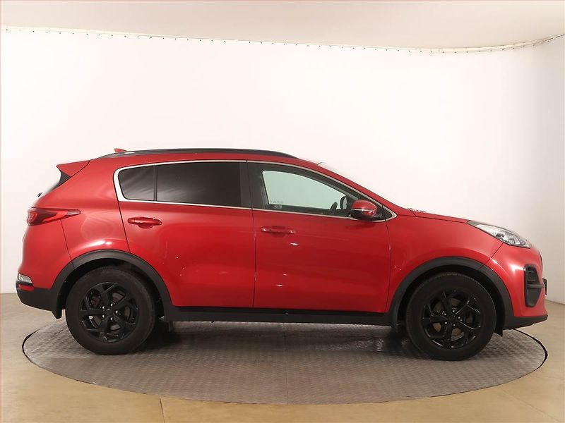 Kia Sportage (2021) 1.6 T-GDI, Automat, Serv.kniha - fotka 6 z 19