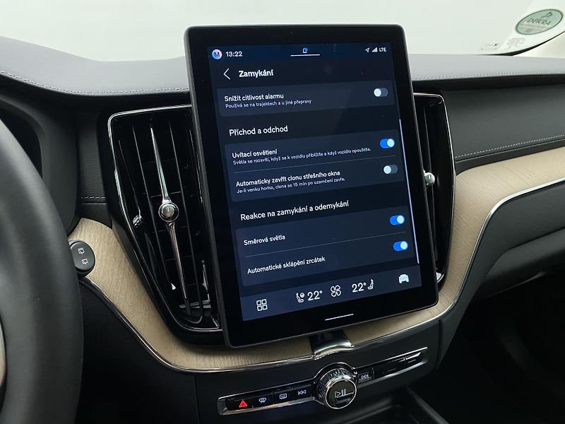 Volvo XC60 T8 AWD RECHARGE DARK REZERVACE - fotka 54 z 59