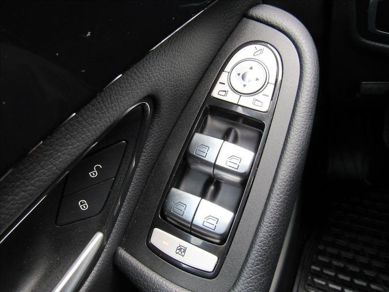 Mercedes-Benz GLC 2,0 CDi 220d 4MATIC - fotka 28 z 44