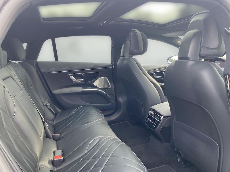 Mercedes-Benz EQS EQS 580 4MATIC AMG - fotka 19 z 26
