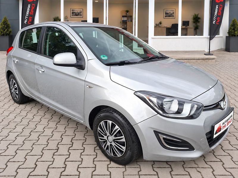 Hyundai i20 (2012) 1.2i 63kW -KLIMATIZACE-S.KNIHA - fotka 1 z 29