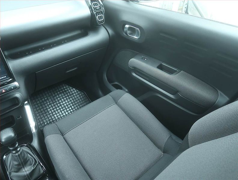 Citroën C3 Aircross (2022) Shine 1.2 PureTech, Serv.kniha - fotka 8 z 16