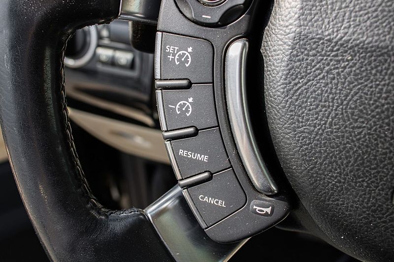 Land Rover Range Rover - fotka 12 z 32