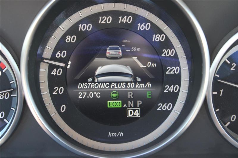 Mercedes-Benz Třídy E 350CDI 4M/ACC/KEYLESS/DPH - fotka 22 z 46