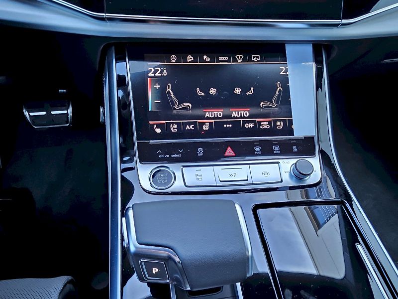 Audi Q8 (2025) 50 TDI 210kW quattro - fotka 12 z 29