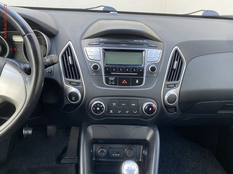 Hyundai ix35 (2013) 1.6 GDi, AC, TZ - fotka 12 z 16