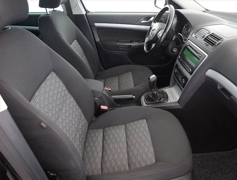 Škoda Octavia (2012) 1.2 TSI, Serv.kniha, Tempomat - fotka 7 z 17