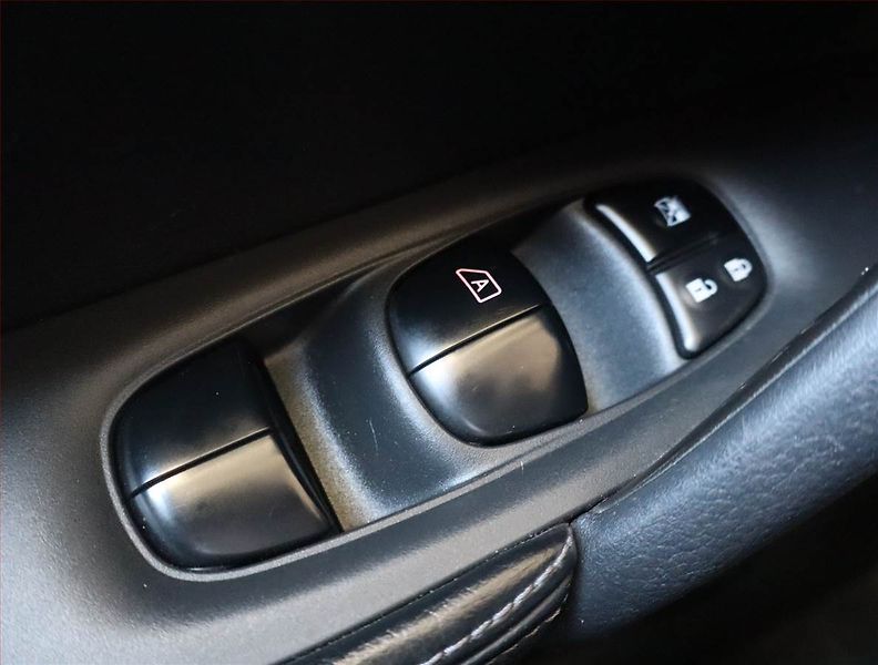 Nissan X-Trail (2015) 1.6 dCi, 4X4, Navi, Xenony - fotka 20 z 26