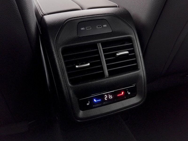 Škoda Superb (2025) SportLine 2,0 Tdi 110 Kw DSG S - fotka 33 z 44
