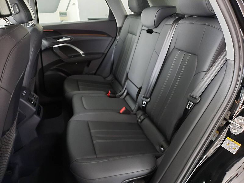 Audi Q5 (2025) S Line 2.0 TFSI quattro (150kW - fotka 9 z 25