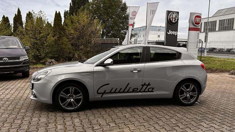 Alfa Romeo Giulietta 1.4 TB 120k Distinctive - fotka 8 z 15