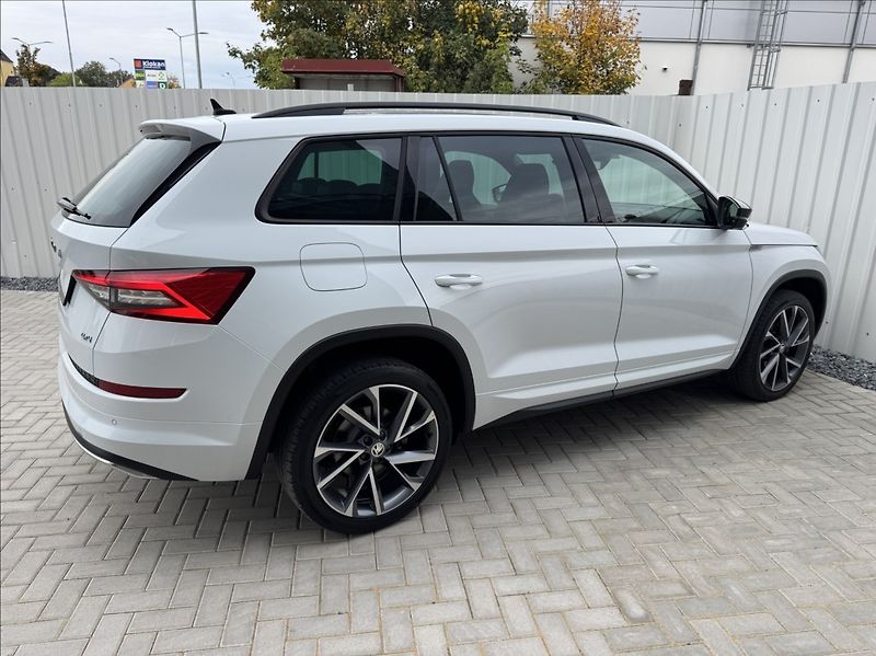 Škoda Kodiaq 2,0 TDI DSG 4X4 SPORTLINE 7mís - fotka 13 z 50