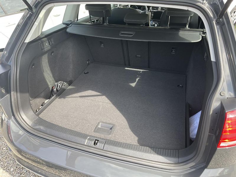 Volkswagen Golf 2.0TDi DSG HIGHL-NEHAV-Dph-ČR! - fotka 18 z 40