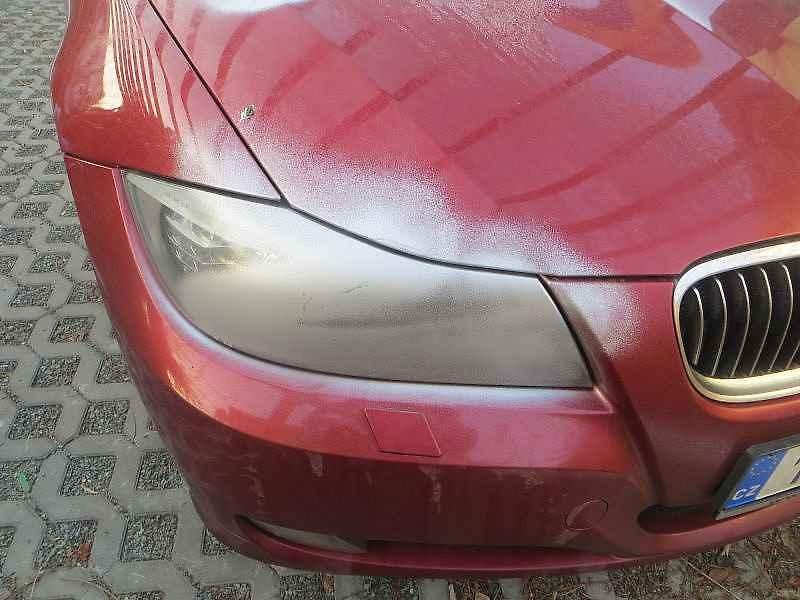 Posprejované BMW.
