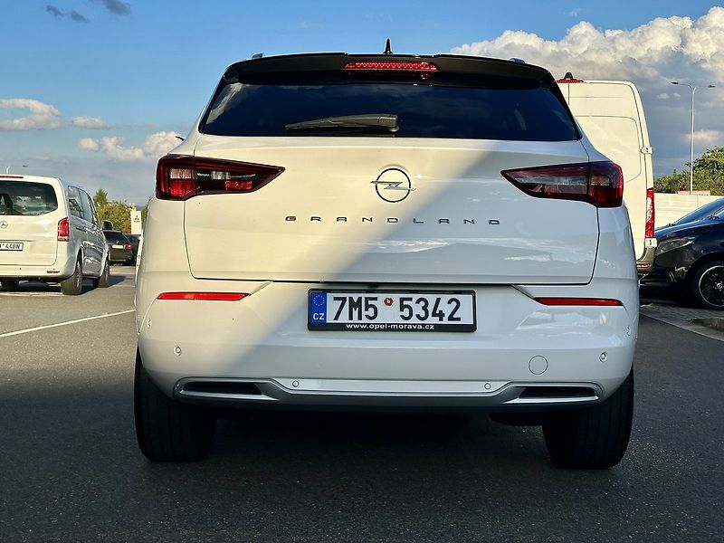 Opel Grandland (2022) ULTIMATE 1,2 Turbo AT8 - fotka 4 z 26