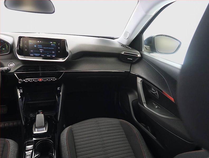 Peugeot 2008 (2022) Active 50 kWh, SoH 91% - fotka 8 z 25