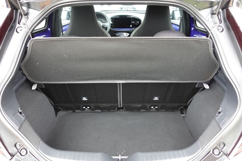 Toyota Aygo 1.0L - 1 CVT Executive - fotka 14 z 30