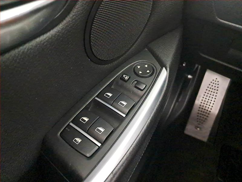 BMW Řada 5 (2012) 530d xDrive GT, 4X4, Automat - fotka 20 z 24