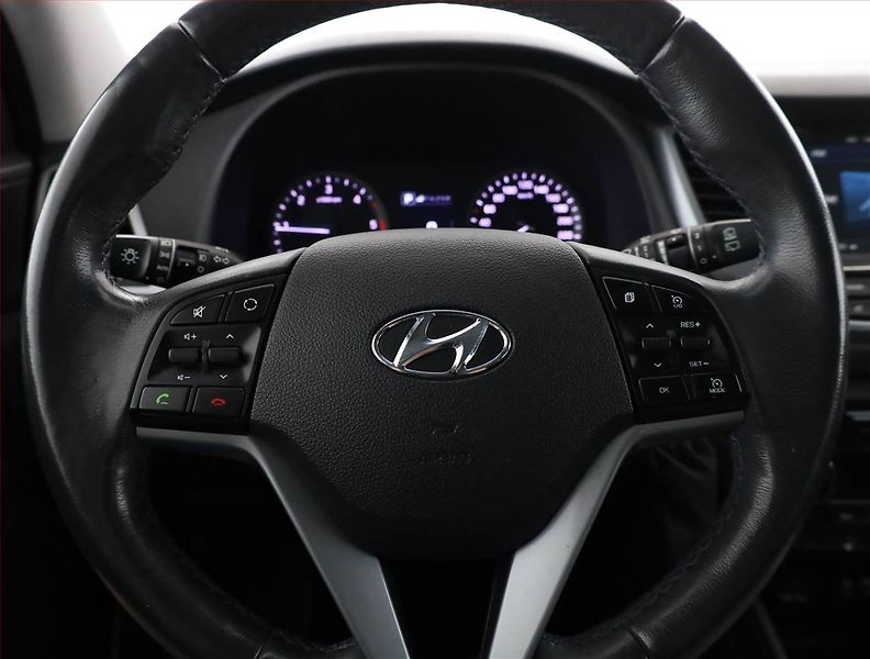 Hyundai Tucson (2016) 1.7 CRDi, Automat, Serv.kniha - fotka 8 z 17