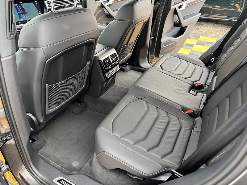 Volkswagen Touareg 3.0Tdi*1-MAJ*DPH*R-LINE*HUD* - fotka 12 z 47