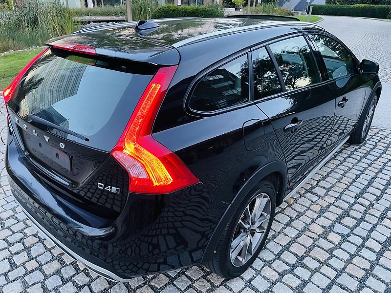 Volvo V60 2.4D4 5V AUTOMAT KAMERA TAŽNÉ - fotka 12 z 46